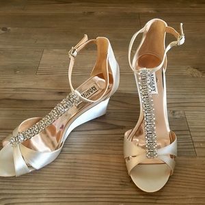 NWT Badgley Mischka Romance Wedge